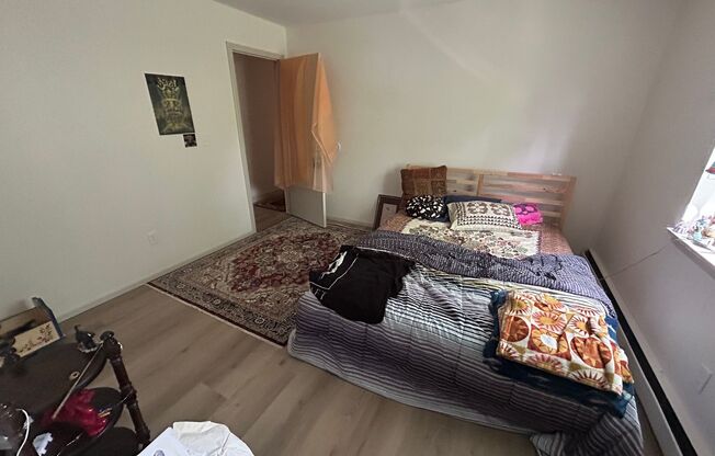 2 beds, 1 bath, $1,295, Unit 109