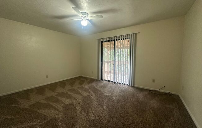 2 beds, 1 bath, 950 sqft, $1,100, Unit C