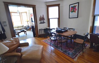 638 W Drummond Pl 20