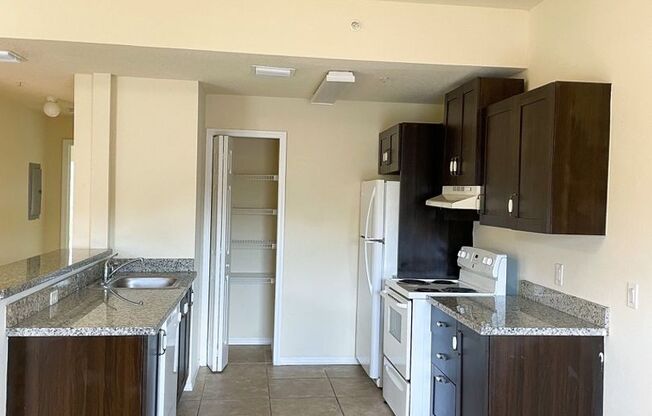 2 beds, 1 bath, $1,495