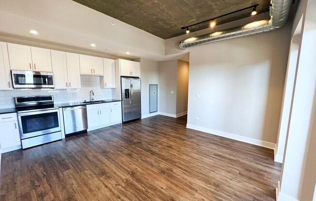1 bed, 1 bath, 673 sqft, $3,080, Unit 3833-614