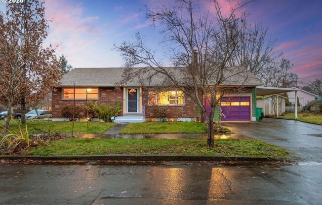 Spacious Home Near University of Portland