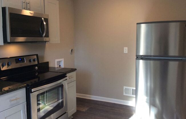 Coming Soon! Charming 2Bed/1Bath Triplex in North Raleigh!