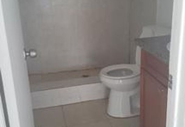 2 beds, 2 baths, 947 sqft, $2,000, Unit 615-205 (R)