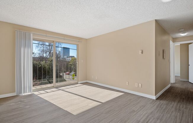2 beds, 1 bath, 765 sqft, $2,395, Unit 301