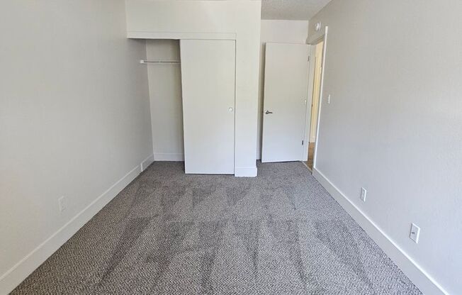 2 beds, 1 bath, 915 sqft, $1,575, Unit 68