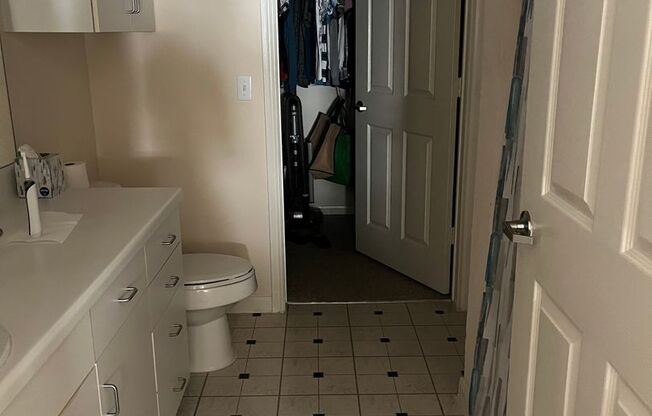 1bed 1bath Downtown Orlando Condo with Free Water/Sewer/Trash+ Deeded Parking Space