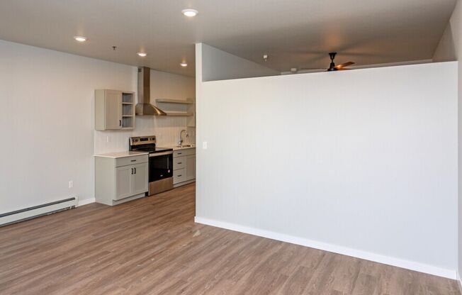 1 bed, 1 bath, 754 sqft, $1,149, Unit 615