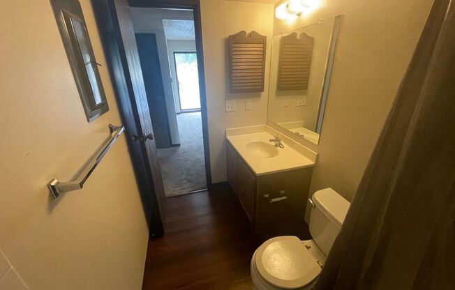 2 beds, 1 bath, 840 sqft, $1,095, Unit 10