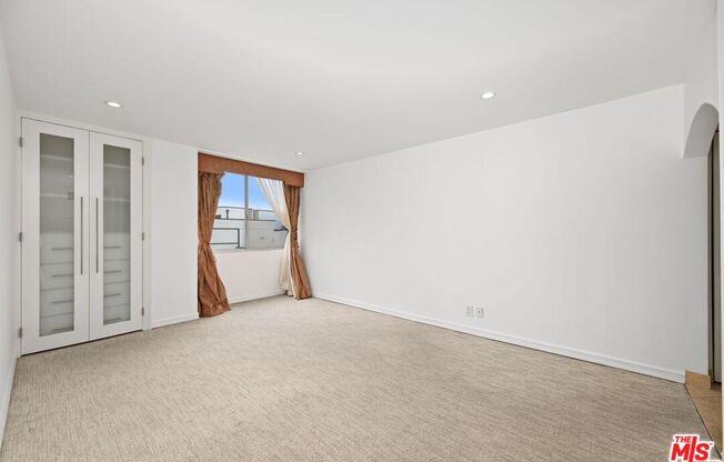 2 beds, 2 baths, 1,019 sqft, $3,900, Unit 1002
