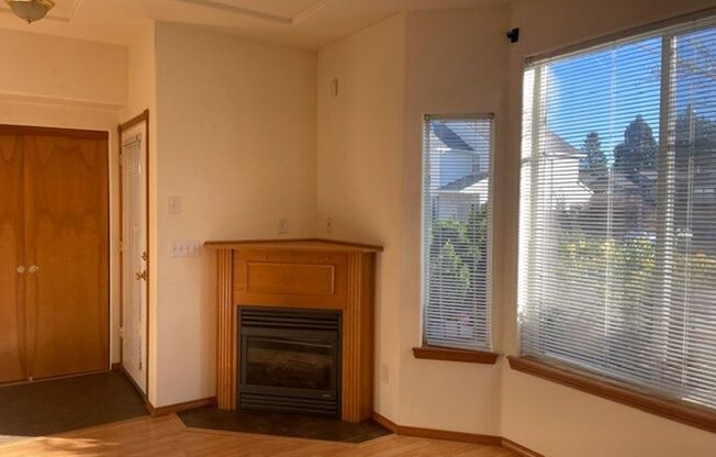 PM-128 - SE Steele St.