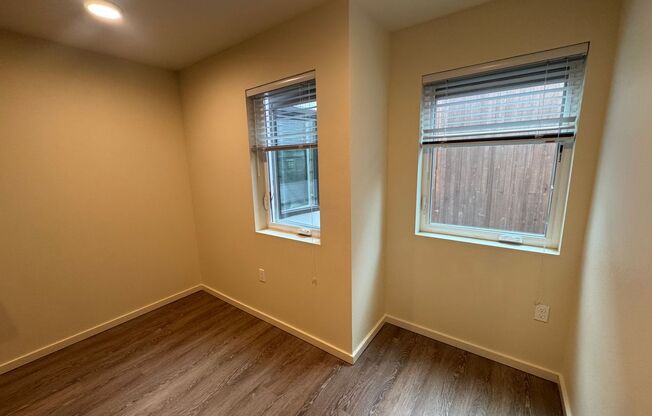 Studio, 1 bath, 175 sqft, $1,315, Unit 423