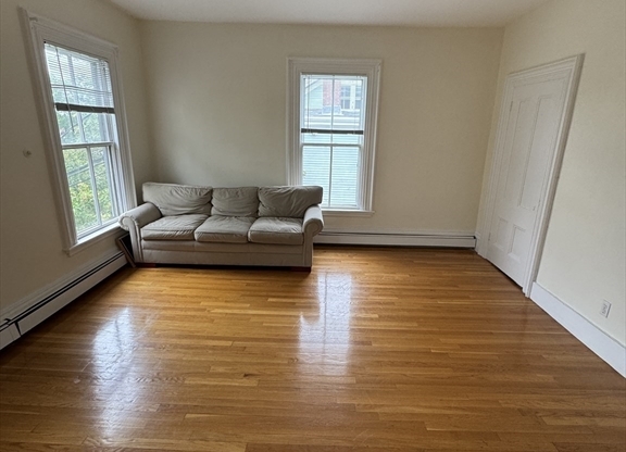 24 ROSELAND ST