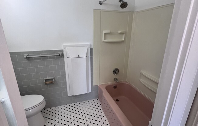 6 GILSON RD