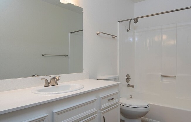 2 beds, 2 baths, 900 sqft, $3,295, Unit 14