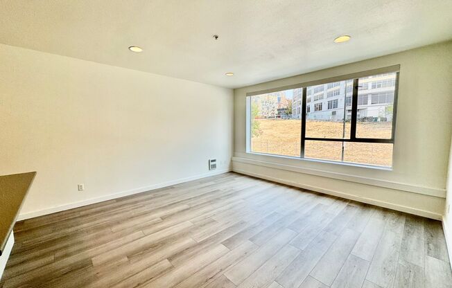 $250 off First Month's Rent!!!! Downtown Condo with City View!!