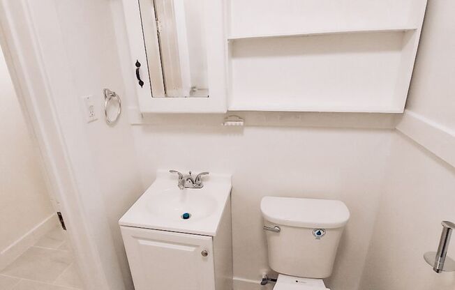 Studio, 1 bath, 450 sqft, $1,400, Unit 04