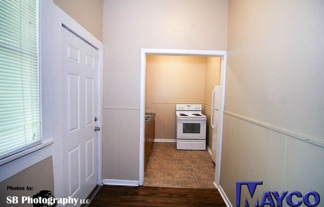 1 bed, 1 bath, 600 sqft, $600, Unit B