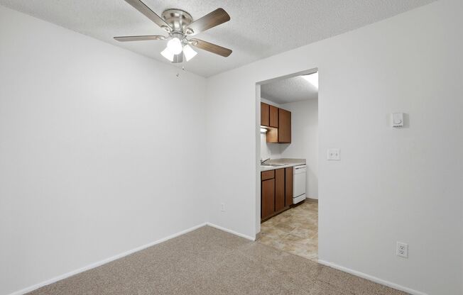 1 bed, 1 bath, 700 sqft, $1,175, Unit 30