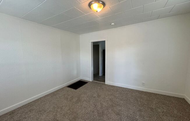 2 beds, 2 baths, $2,000, Unit 1129