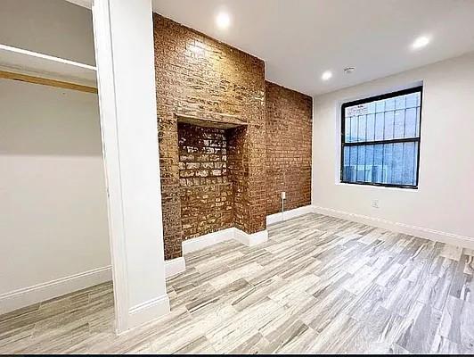 52 W 126 ST