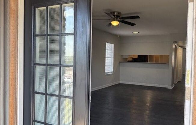 3 beds, 2 baths, 1,256 sqft, $1,500, Unit 09-0902