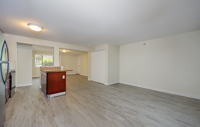 1 bed, 1 bath, 700 sqft, $1,699