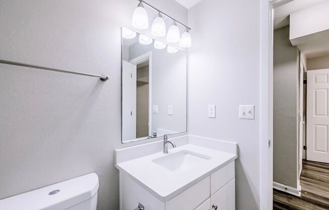 2 beds, 2 baths, 1,000 sqft, $1,450, Unit 2041