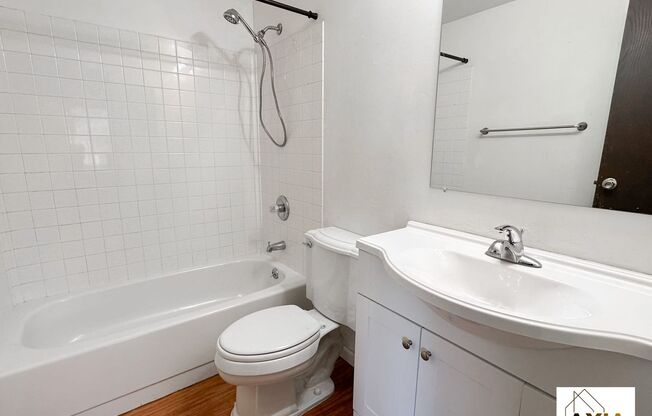 Cozy 2BD/1BA Home in Great Location!