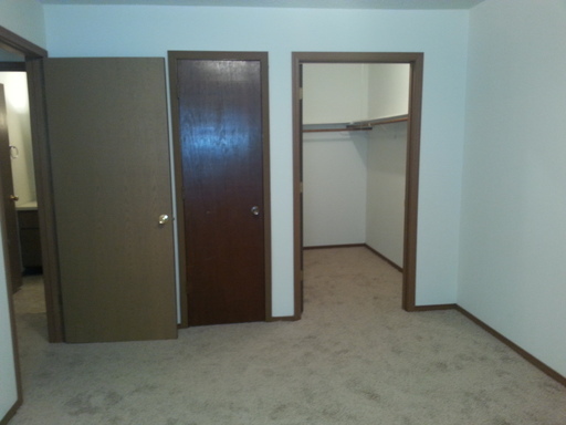 2 beds, 1 bath, 850 sqft, $700, Unit B13