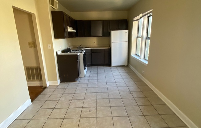 2 beds, 1 bath, $1,150, Unit 4840 #2N