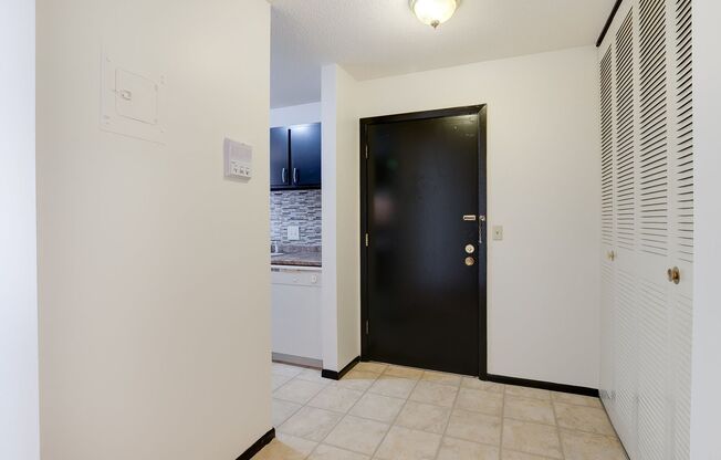 1 bed, 1 bath, 750 sqft, $1,100, Unit 7710-303