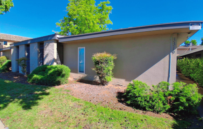 3319 E. Fairmont Ave.