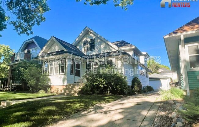 2372 N 61 ST