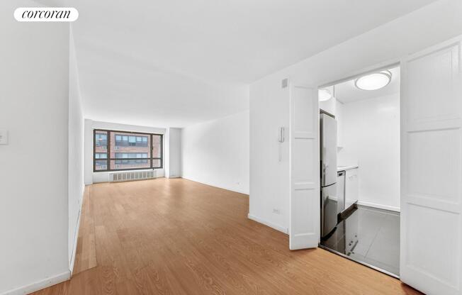 1 bed, 1 bath, $4,900, Unit 11D