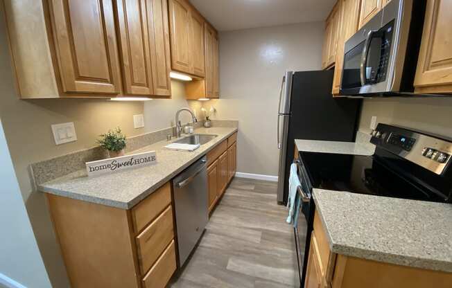 Kitchen gallery at 100 Union Ave Apartments, California