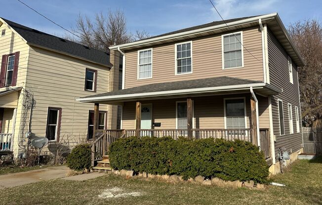 840 Madison SE