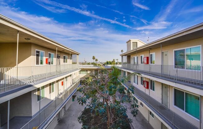 Pet Friendly Apartment Complex in South LA - Gated Parking, Laundry In-Units, Manager On-Site