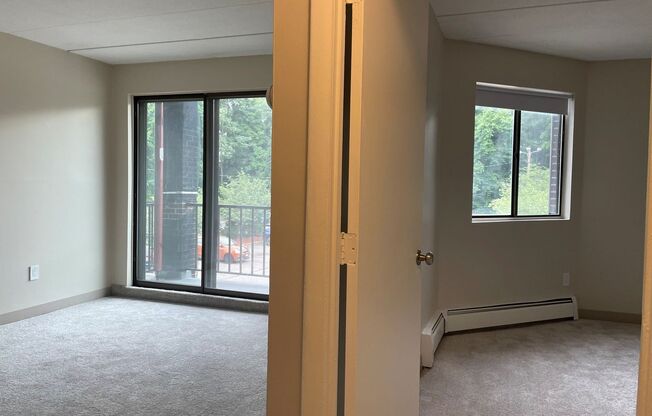 2 beds, 1 bath, 790 sqft, $2,400, Unit B207