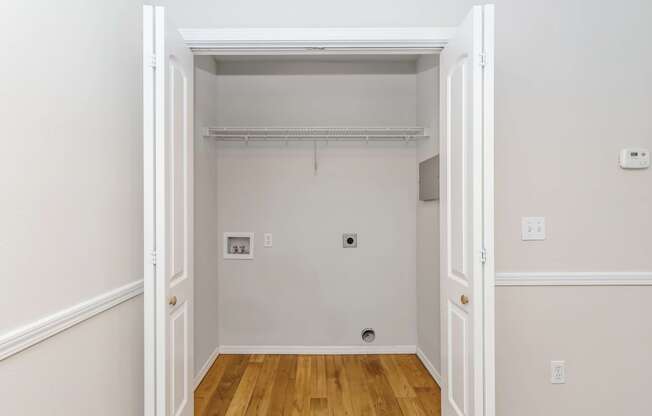 Cambridge Park Apartments 2 bed 2 bath Laundry