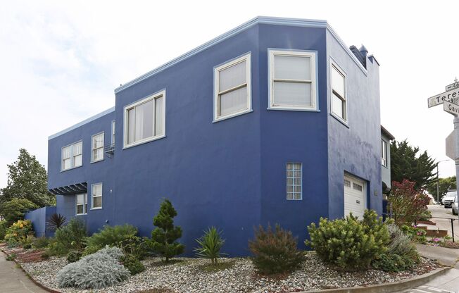 Two-story, 3BR/2.5BA Single family home including Lower-Level Suite with Bath & Kitchenette in Glen Park's Miraloma neighborhood, Washer/Dryer, Garage, Pets considered (1 Gaviota Way)