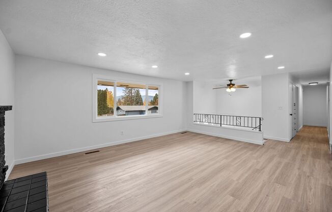 Move-In Special - Beautiful South Valley Home! Available Now!