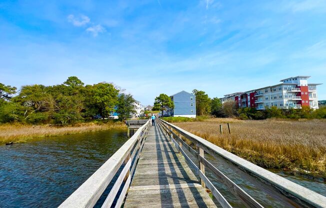 2 beds, 2 baths, 950 sqft, $1,705, Unit 2107-10