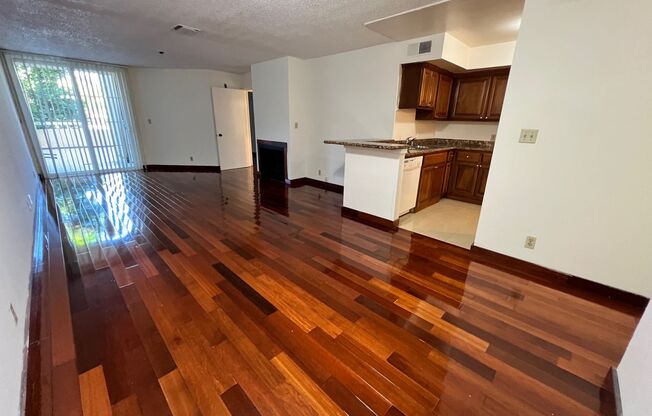 1 BEDROOM/1 BATH APARTMENT - NEAR UCLA CAMPUS & WESTWOOD VILLAGE