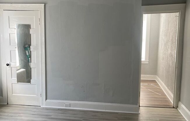 3 beds, 1 bath, $1,300