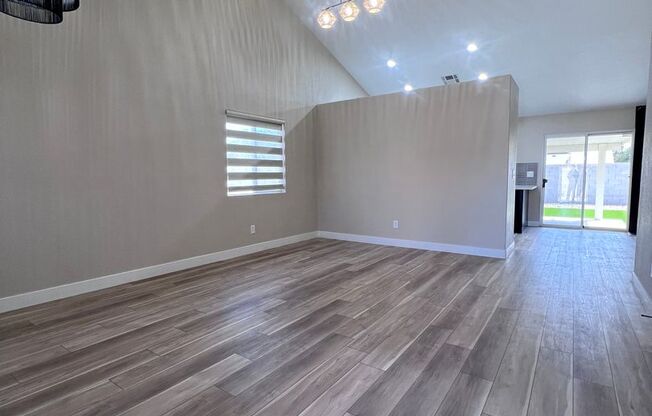 Move In Today! Beautifully Remodeled 3 Bed 3 Bath Immaculate Home!