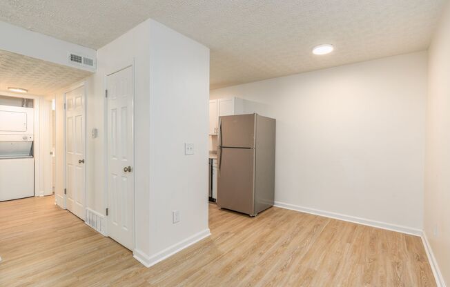 1 bed, 1 bath, 805 sqft, $1,100