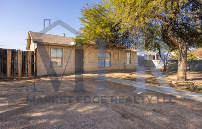 3Bed/1Bath House at Chandler Blvd/McQueen Rd! Move-In Ready on 06/04/2026! -- NO HOA! RV GATE!
