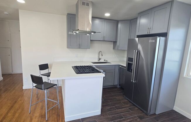 1 bed, 1.5 baths, 650 sqft, $2,425, Unit 4