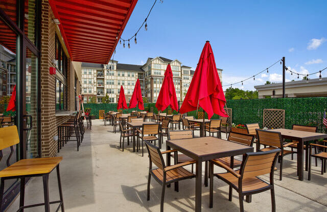 Nearby Restaurant at Allure Apollo, Maryland